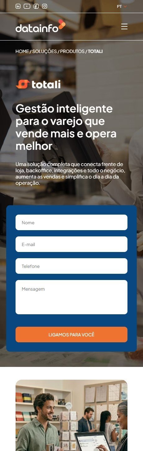 Página do produto Totali no celular, com formulário de contato sobre foto de uma operação de frente de loja.