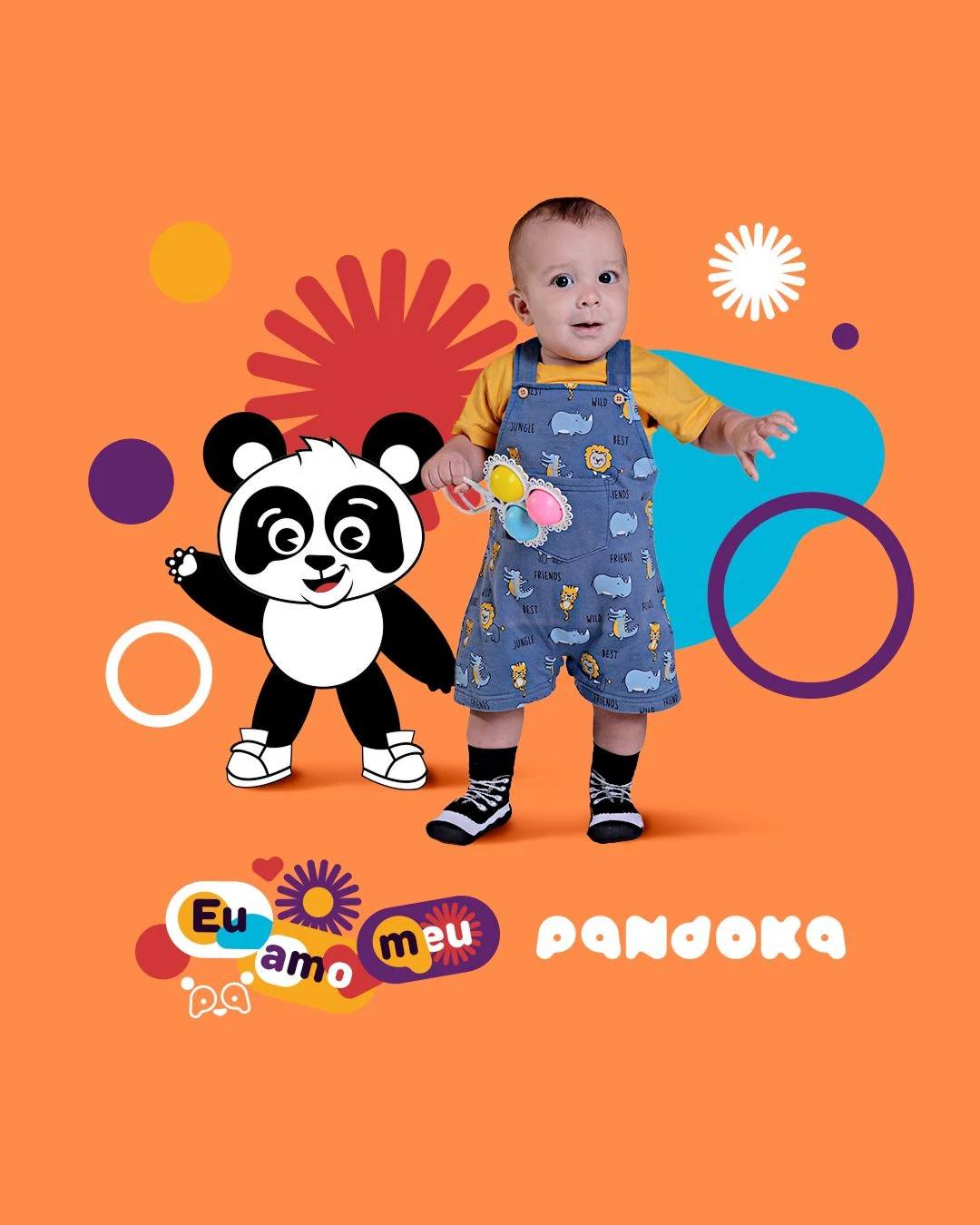 Post da Pandoka: bebê de jardineira jeans em pé ao lado do mascote, sobre fundo laranja com explosões e círculos, e o selo “Eu amo meu pa”.